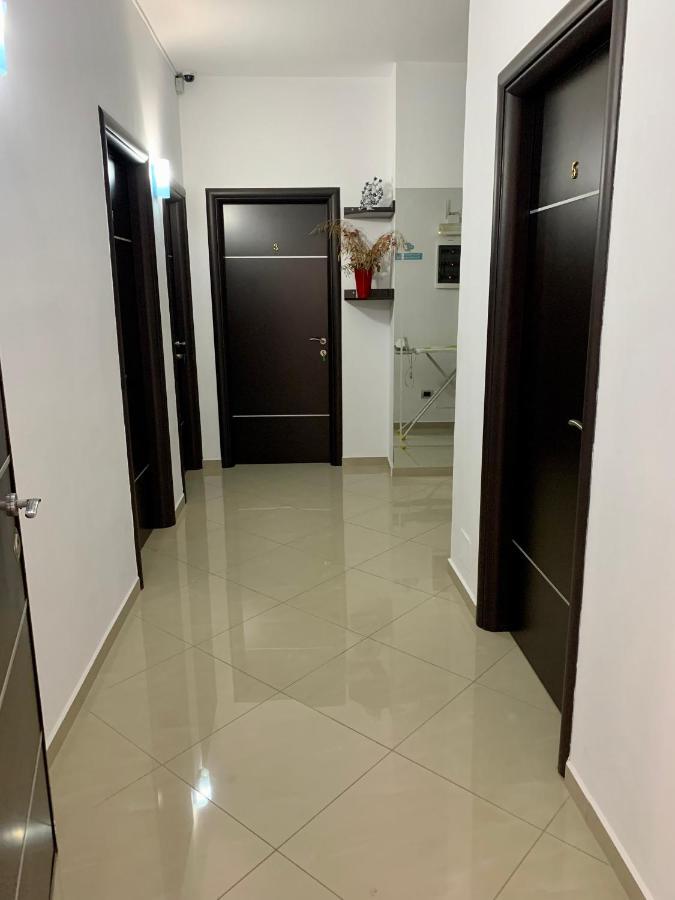 סרנדה Hotel Piazza מראה חיצוני תמונה