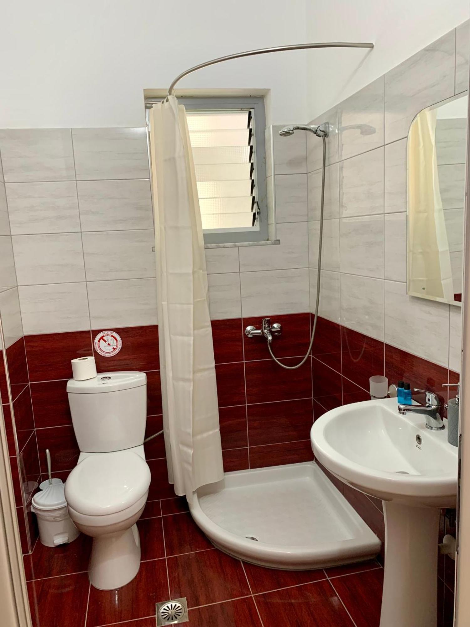 סרנדה Hotel Piazza מראה חיצוני תמונה
