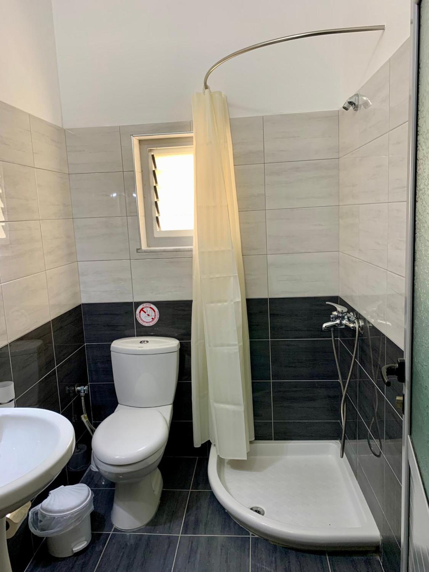 סרנדה Hotel Piazza מראה חיצוני תמונה