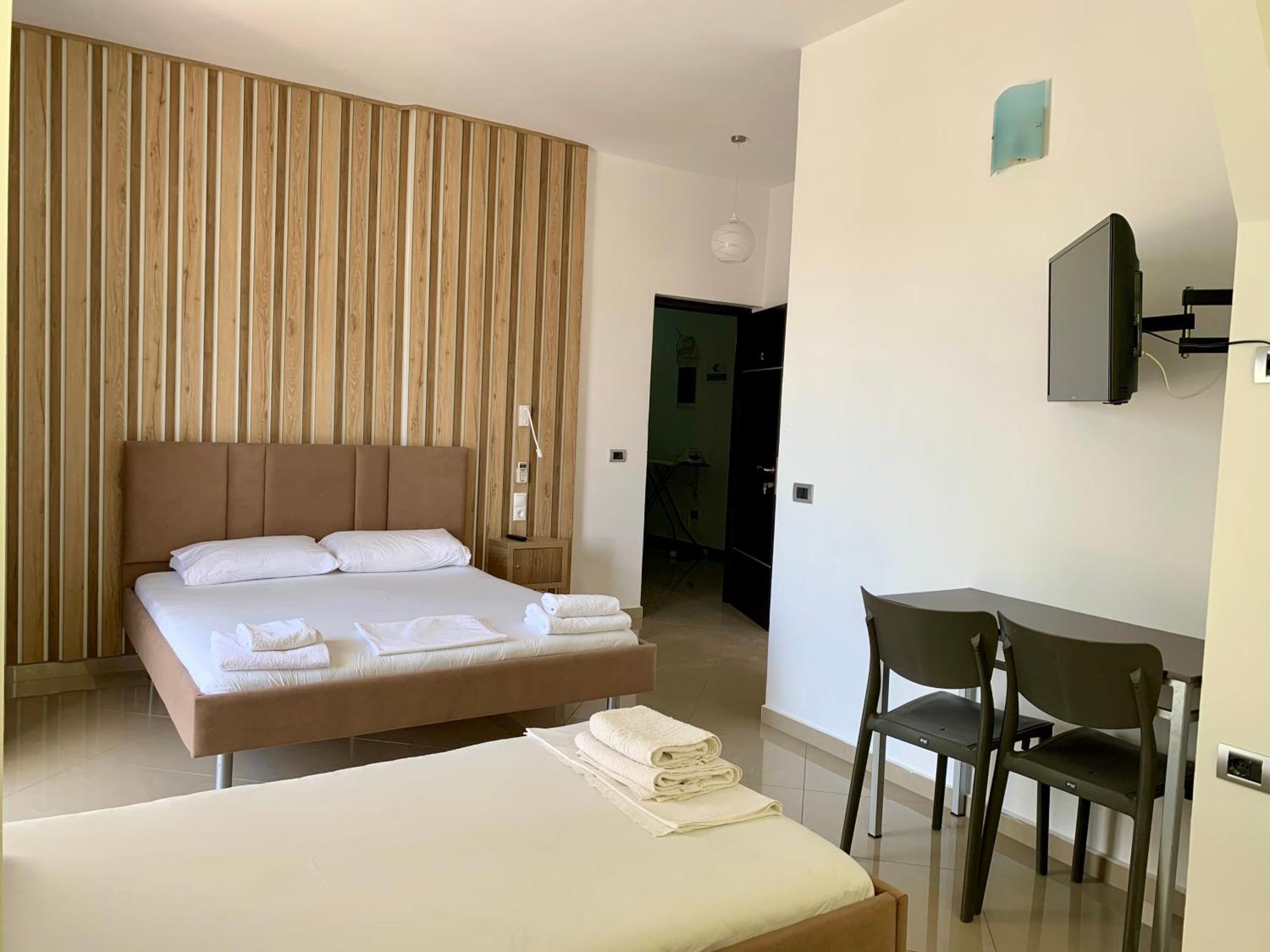 סרנדה Hotel Piazza מראה חיצוני תמונה