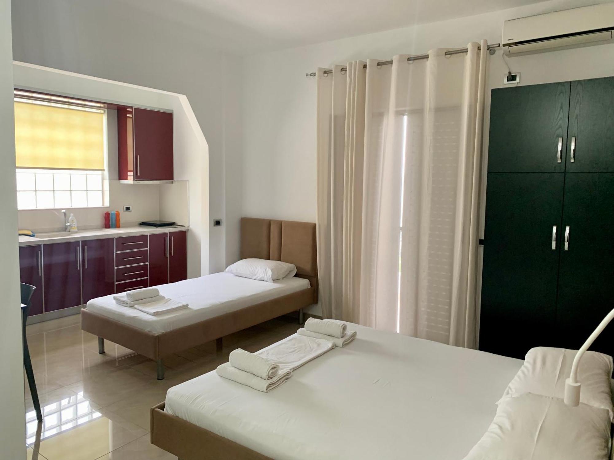 סרנדה Hotel Piazza מראה חיצוני תמונה